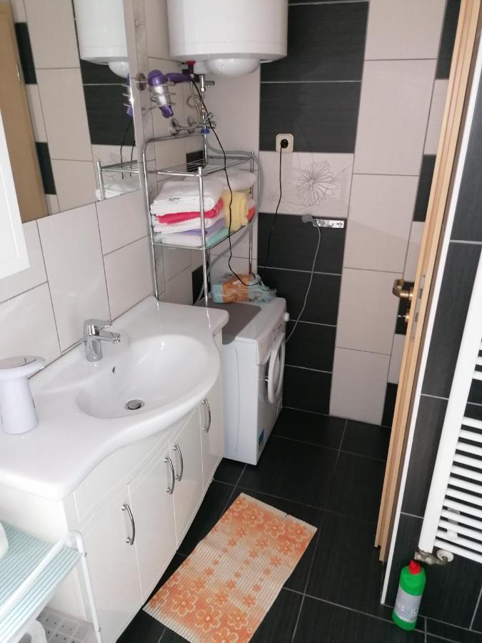 Apartment Lucija กอสเตรนา ภายนอก รูปภาพ