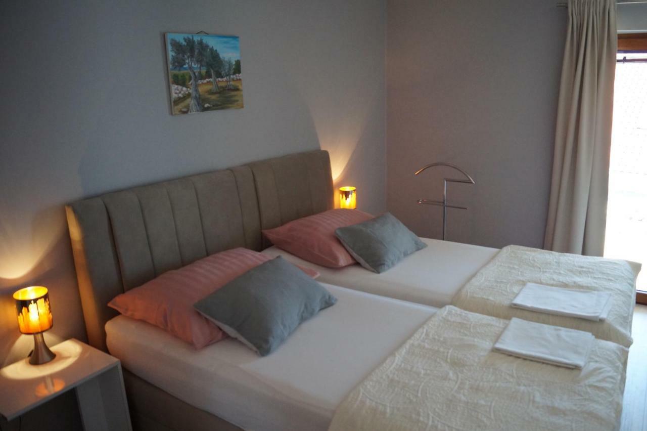 Apartment Lucija กอสเตรนา ภายนอก รูปภาพ